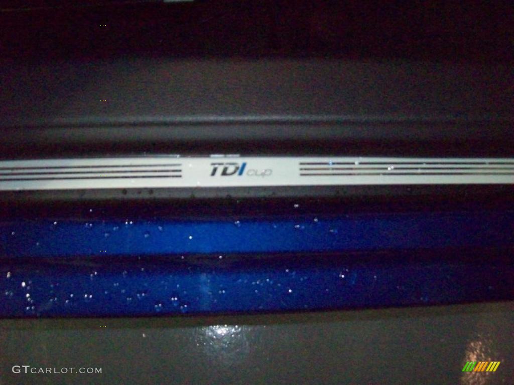 2010 Jetta TDI Cup Street Edition - Laser Blue Metallic / Interlagos Plaid Cloth photo #25