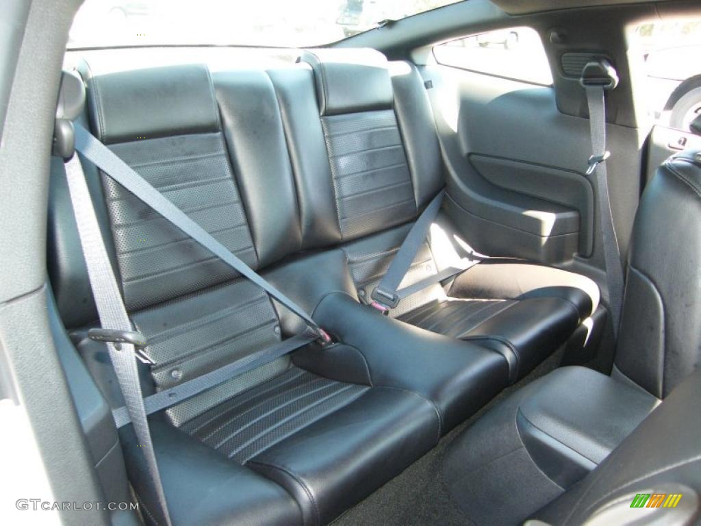 2006 Mustang GT Premium Coupe - Satin Silver Metallic / Dark Charcoal photo #24