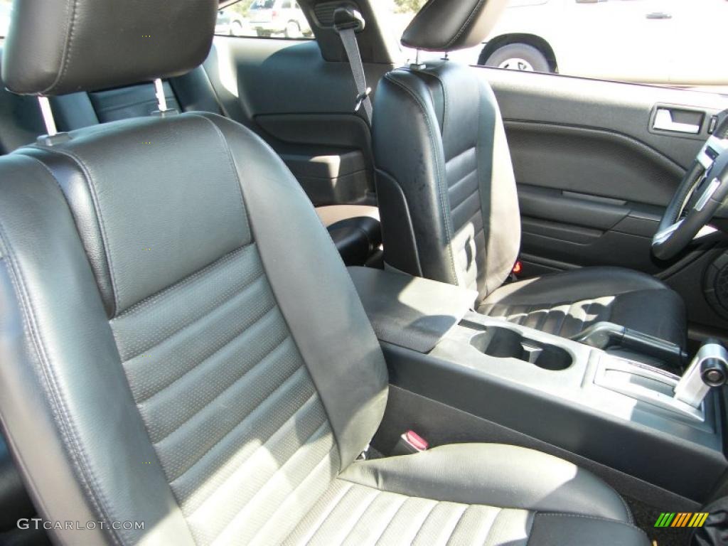 2006 Mustang GT Premium Coupe - Satin Silver Metallic / Dark Charcoal photo #25