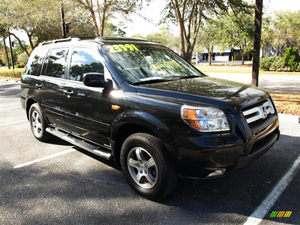 Formal Black Honda Pilot