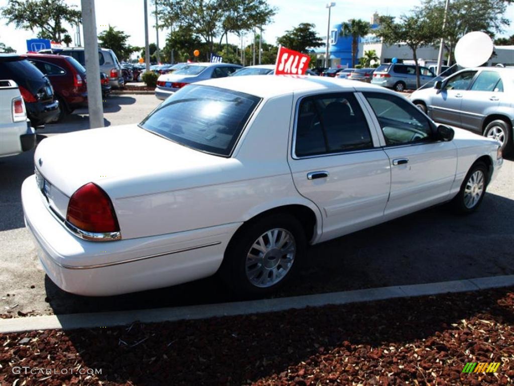 2003 Crown Victoria LX - Vibrant White / Medium Parchment photo #3