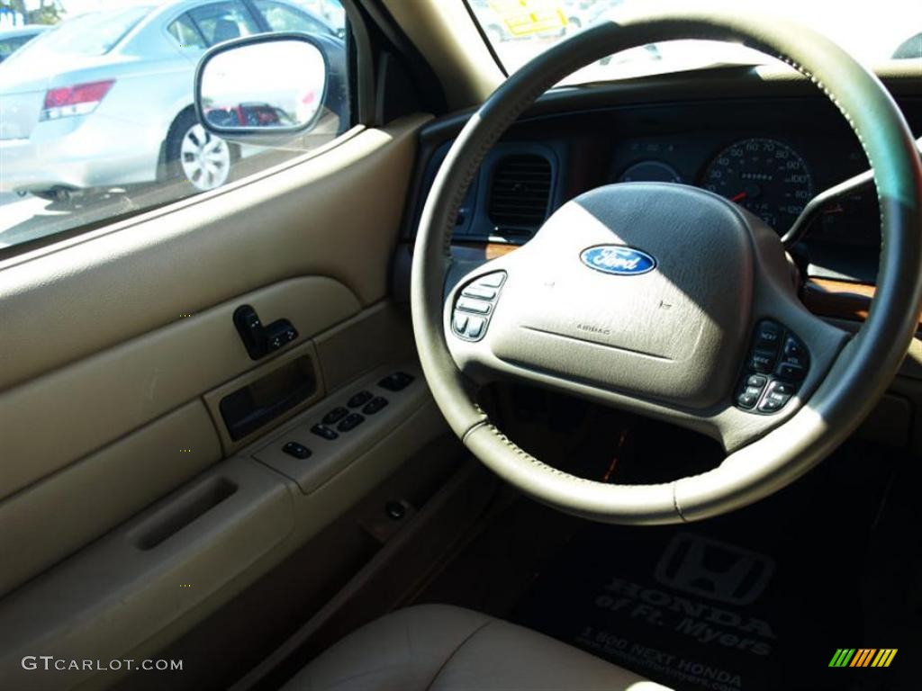 2003 Crown Victoria LX - Vibrant White / Medium Parchment photo #10