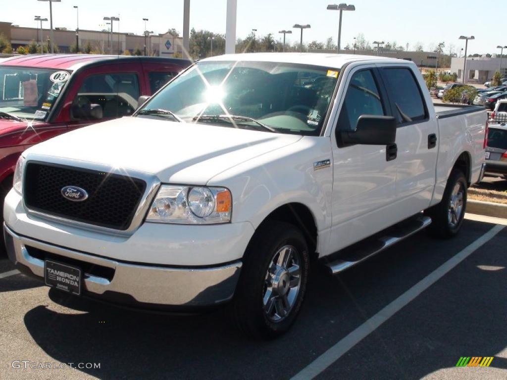 2006 F150 Lariat SuperCrew - Oxford White / Tan photo #2
