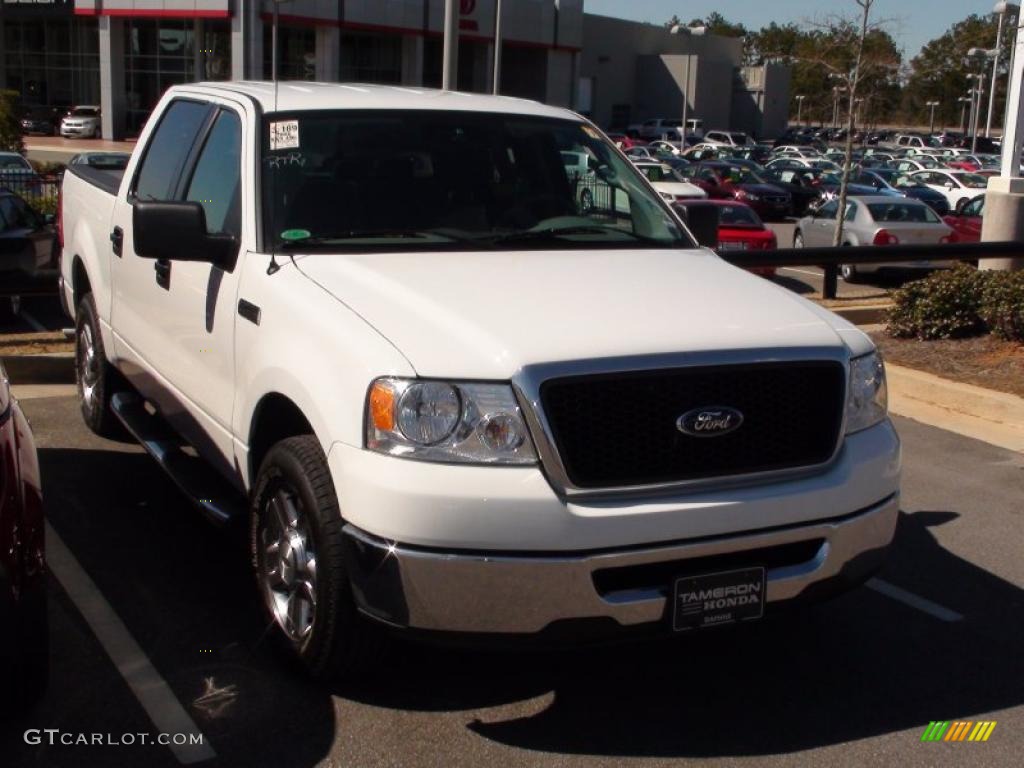 2006 F150 Lariat SuperCrew - Oxford White / Tan photo #3