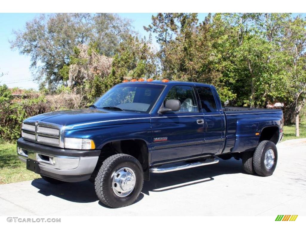2001 Ram 3500 SLT Quad Cab 4x4 Dually - Parriot Blue Pearl / Mist Gray photo #2