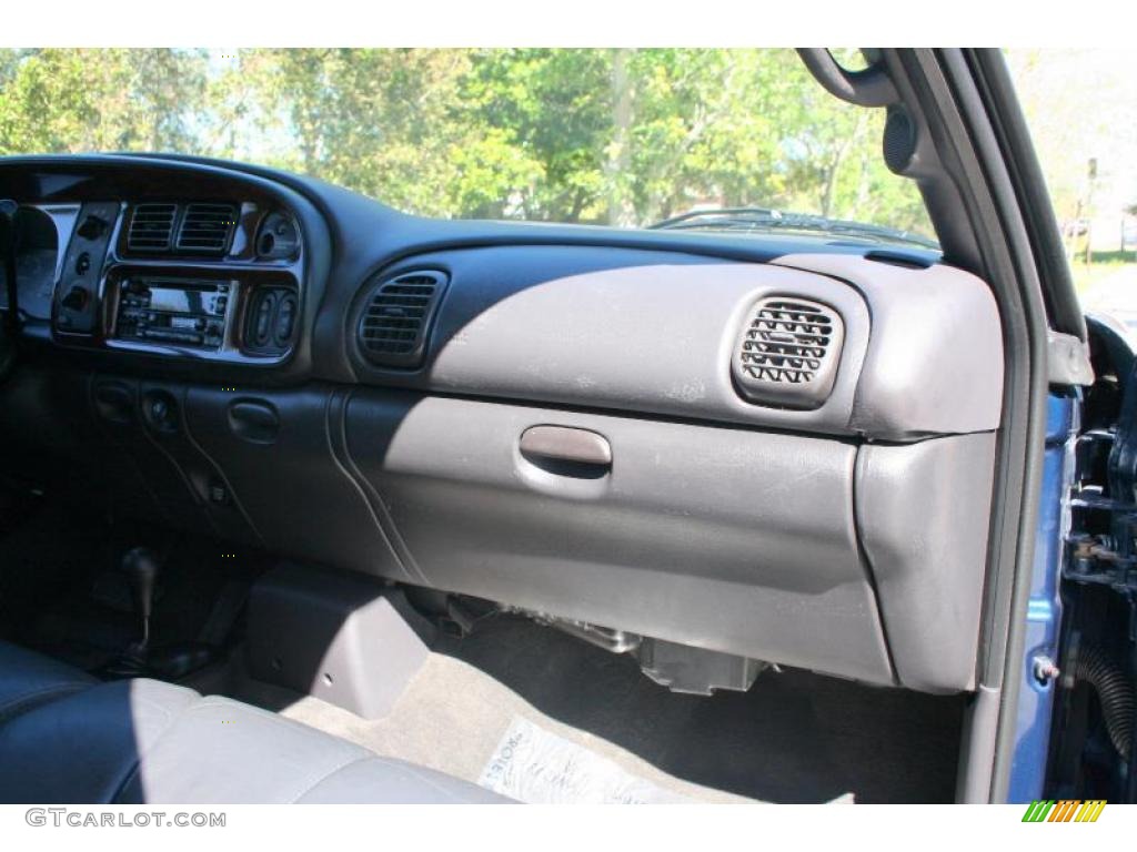 2001 Ram 3500 SLT Quad Cab 4x4 Dually - Parriot Blue Pearl / Mist Gray photo #42