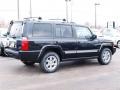Brilliant Black Crystal Pearl - Commander Overland 4x4 Photo No. 3