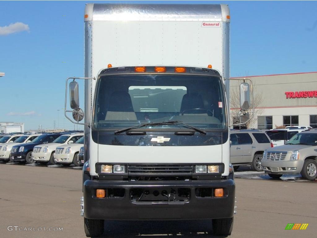 2006 T Series Truck T7500 - Summit White / Pewter Gray photo #2