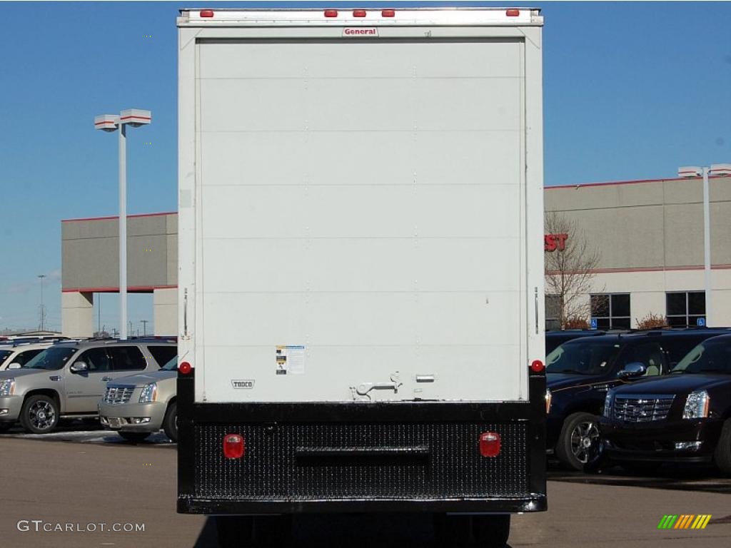 2006 T Series Truck T7500 - Summit White / Pewter Gray photo #6