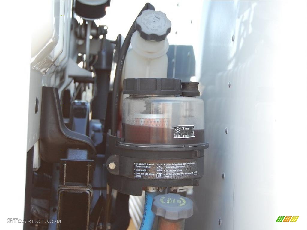 2006 T Series Truck T7500 - Summit White / Pewter Gray photo #13