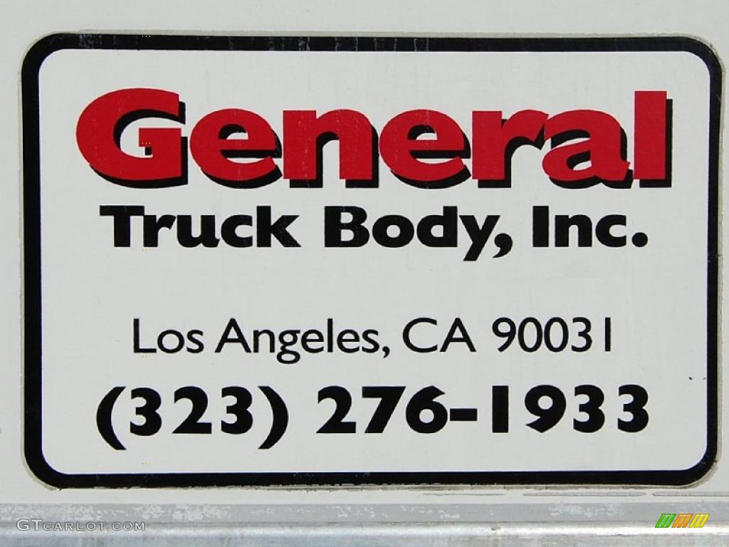 2006 T Series Truck T7500 - Summit White / Pewter Gray photo #15