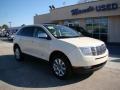 2007 Creme Brulee Metallic Lincoln MKX   photo #2