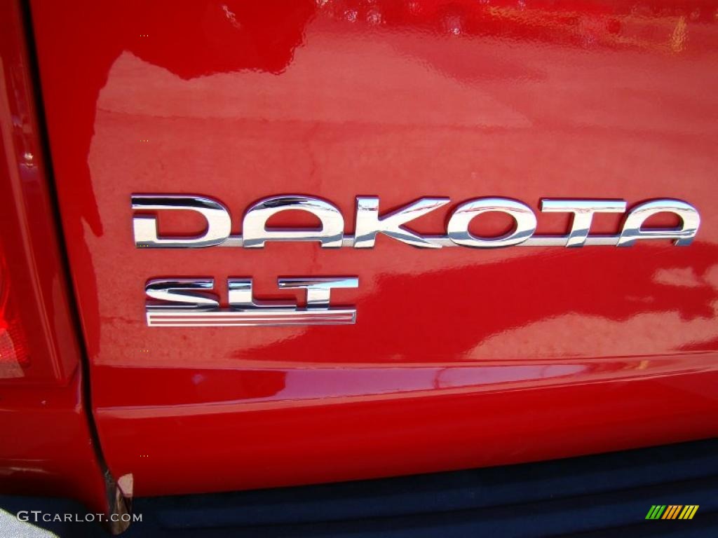 2006 Dakota SLT Quad Cab 4x4 - Flame Red / Medium Slate Gray photo #37