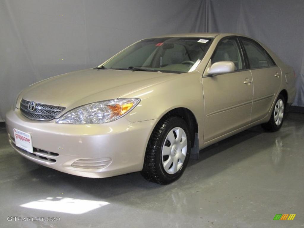 2003 Camry LE - Desert Sand Mica / Taupe photo #1