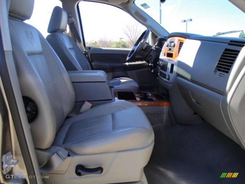 2007 Ram 1500 Laramie Quad Cab 4x4 - Light Khaki Metallic / Khaki Beige photo #19