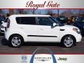 2010 Clear White Kia Soul +  photo #1