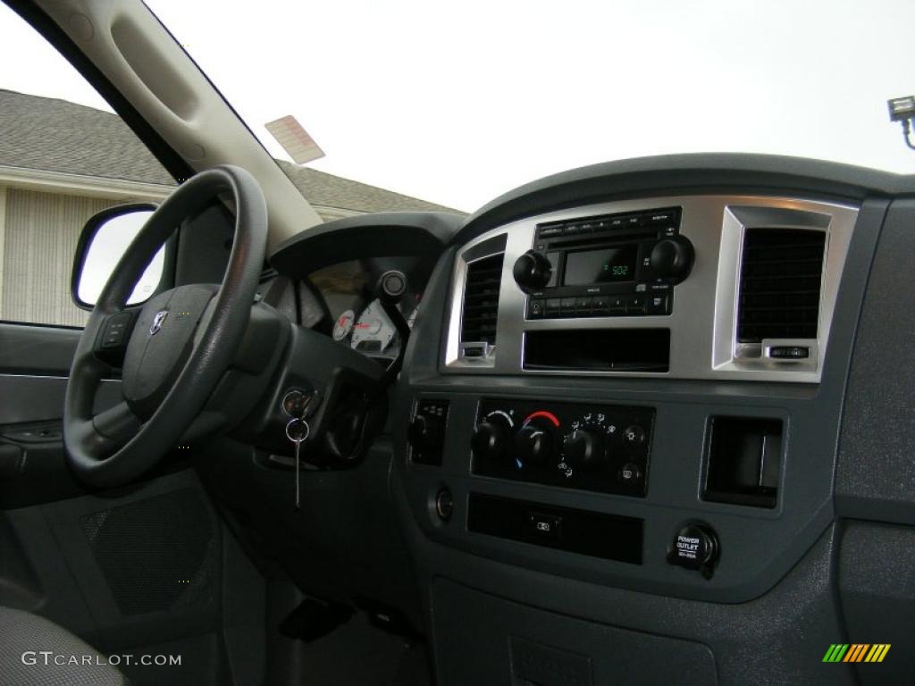 2008 Ram 1500 Big Horn Edition Quad Cab 4x4 - Bright Silver Metallic / Medium Slate Gray photo #18