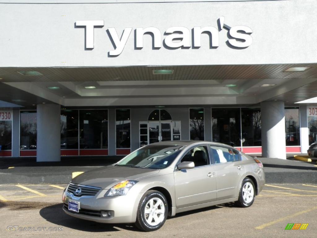 Pebble Beach Metallic Nissan Altima