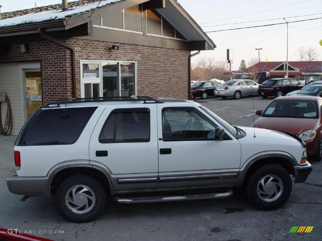 2000 Blazer LT 4x4 - Summit White / Medium Gray photo #6