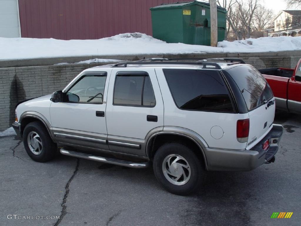 2000 Blazer LT 4x4 - Summit White / Medium Gray photo #7