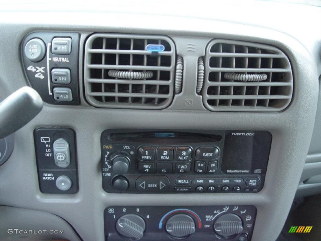 2000 Blazer LT 4x4 - Summit White / Medium Gray photo #8