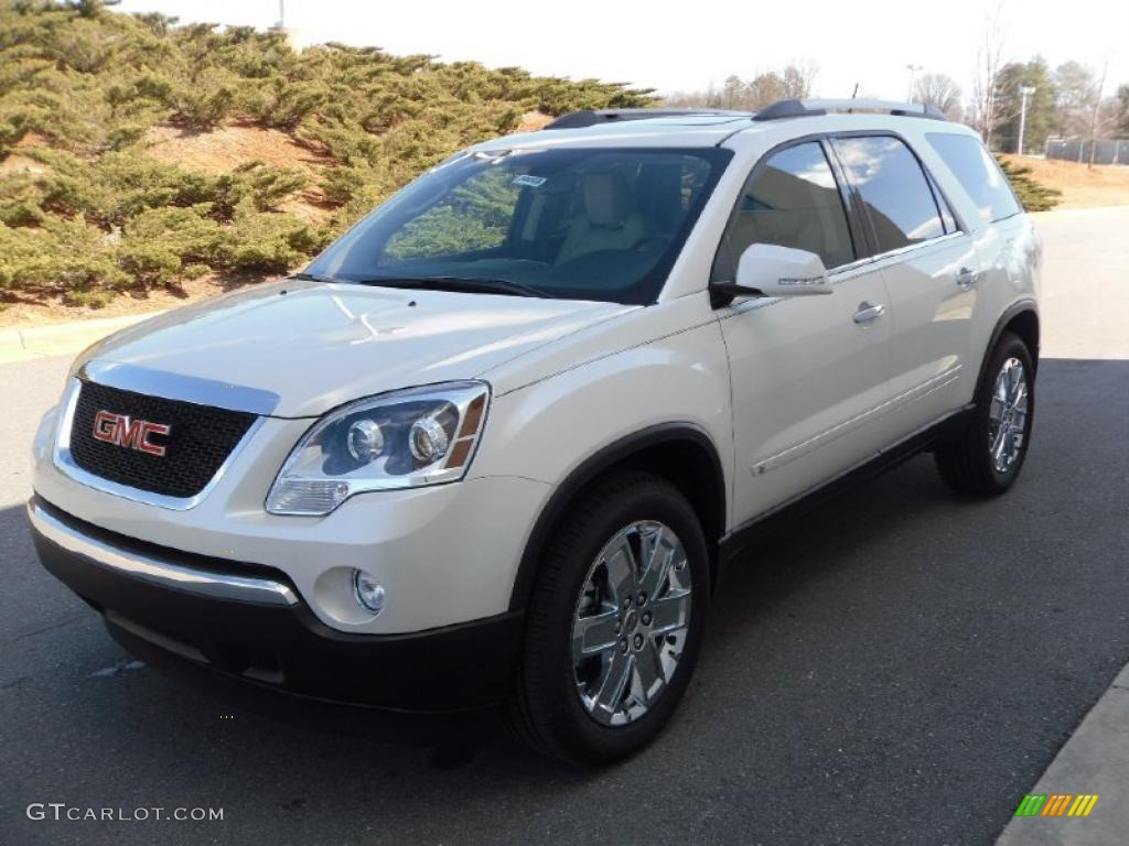 White Diamond Tricoat GMC Acadia