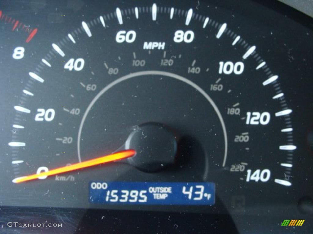 2010 Camry LE - Super White / Ash Gray photo #10