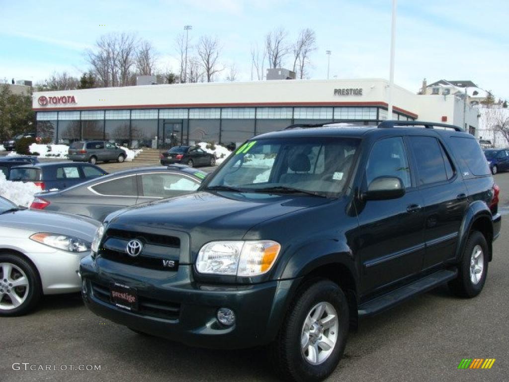 2007 Sequoia SR5 4WD - Timberland Mica / Light Charcoal photo #1