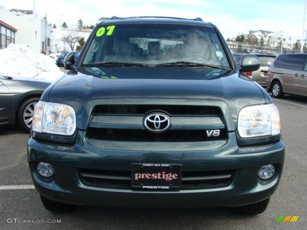 2007 Sequoia SR5 4WD - Timberland Mica / Light Charcoal photo #2
