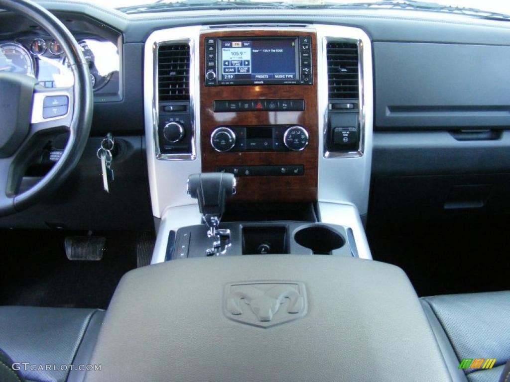 2009 Ram 1500 Laramie Crew Cab 4x4 - Brilliant Black Crystal Pearl / Dark Slate Gray photo #32