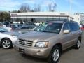 2005 Sonora Gold Pearl Toyota Highlander Limited 4WD  photo #1