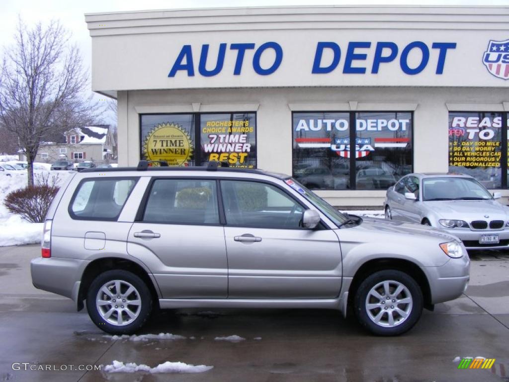 2007 Forester 2.5 X Premium - Crystal Gray Metallic / Graphite Gray photo #1