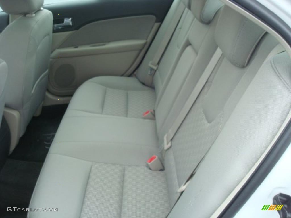 2010 Fusion SE V6 - White Suede / Medium Light Stone photo #11