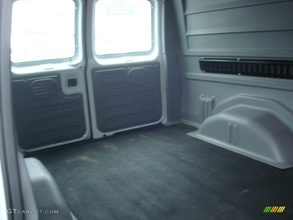 2007 E Series Van E150 Cargo - Oxford White / Medium Flint Grey photo #13