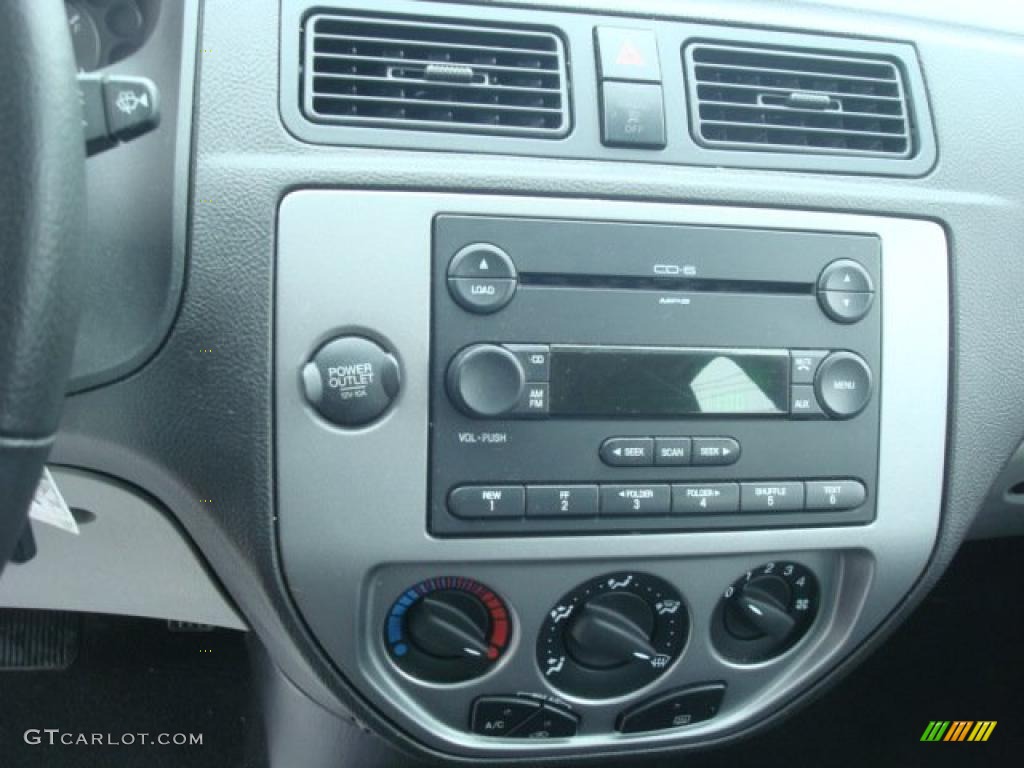 2005 Focus ZX5 SES Hatchback - Blazing Copper Metallic / Dark Flint/Light Flint photo #9