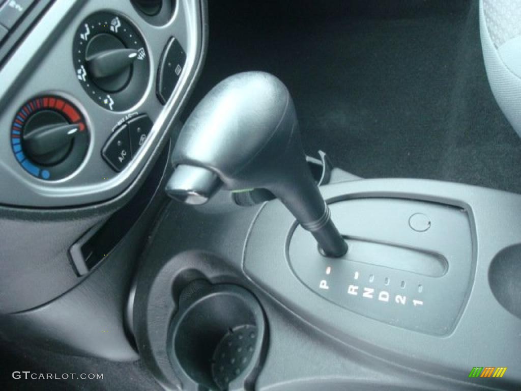 2005 Focus ZX5 SES Hatchback - Blazing Copper Metallic / Dark Flint/Light Flint photo #18