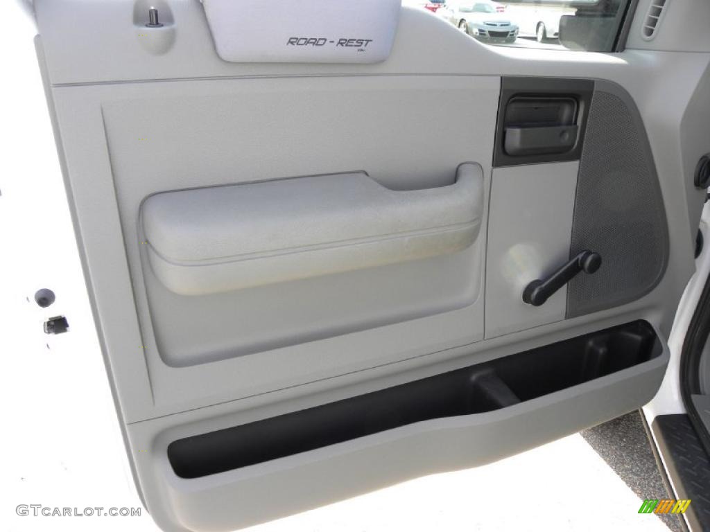 2006 F150 XL SuperCab 4x4 - Oxford White / Flint photo #5