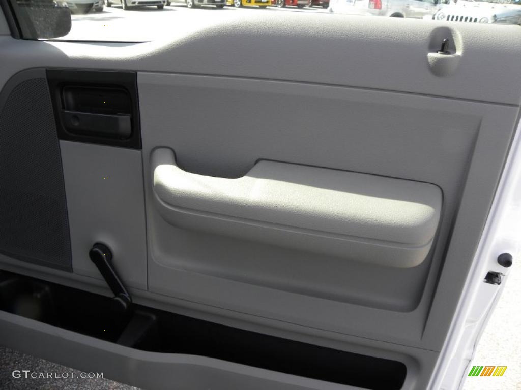 2006 F150 XL SuperCab 4x4 - Oxford White / Flint photo #9