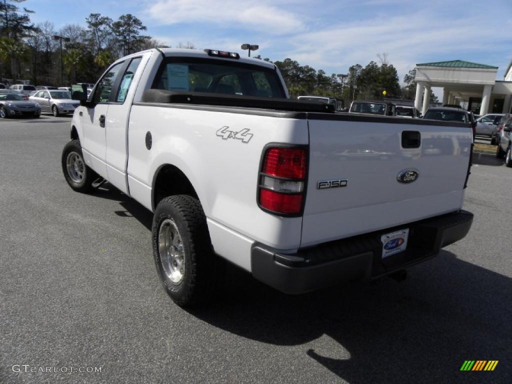 2006 F150 XL SuperCab 4x4 - Oxford White / Flint photo #16