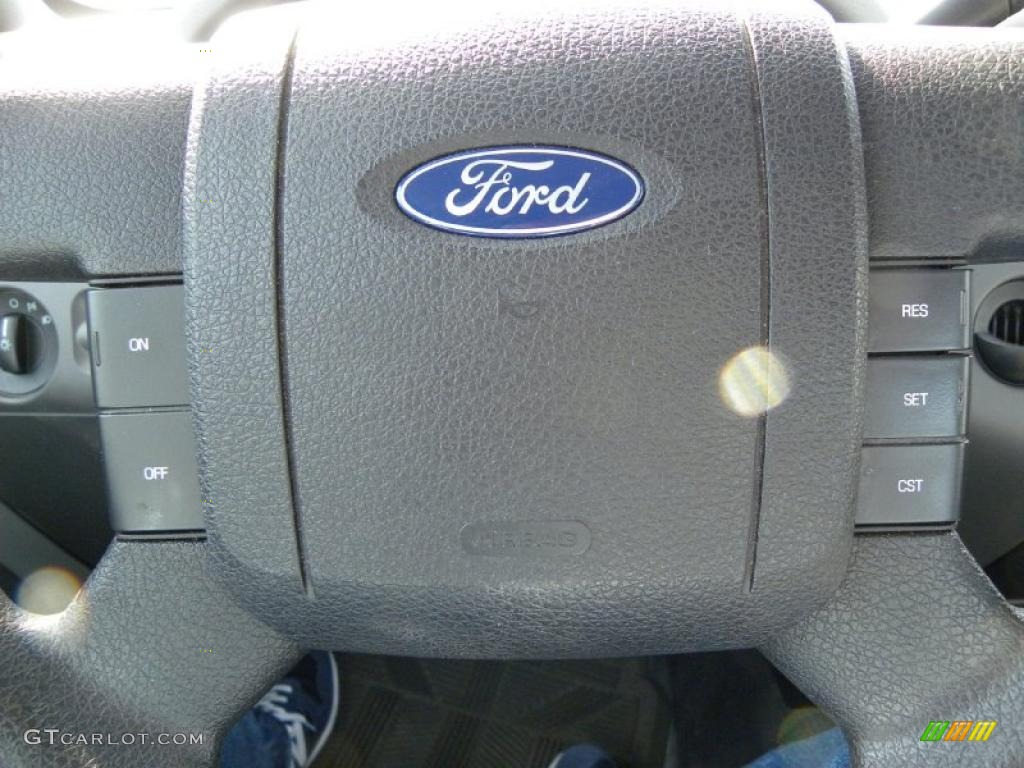 2006 F150 XL SuperCab 4x4 - Oxford White / Flint photo #22