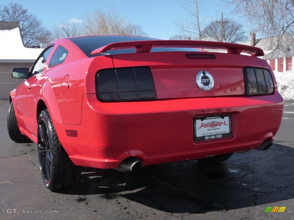 2006 Mustang GT Premium Coupe - Torch Red / Dark Charcoal photo #17