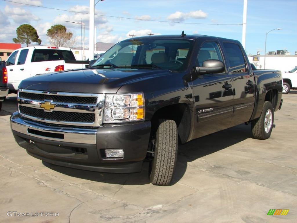 Taupe Gray Metallic Chevrolet Silverado 1500