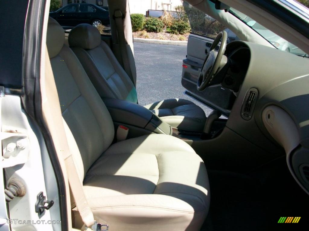 1997 Aurora  - Bright White / Beige photo #17