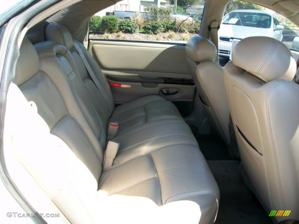 1997 Aurora  - Bright White / Beige photo #21