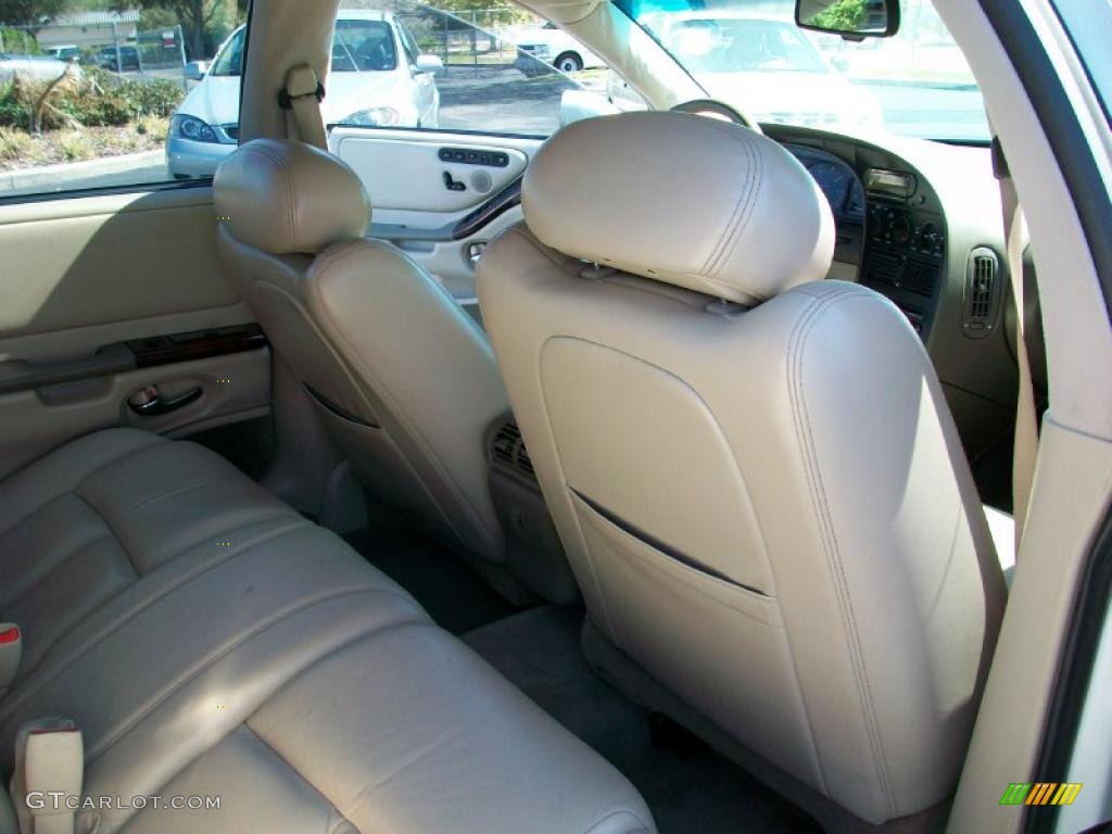 1997 Aurora  - Bright White / Beige photo #22