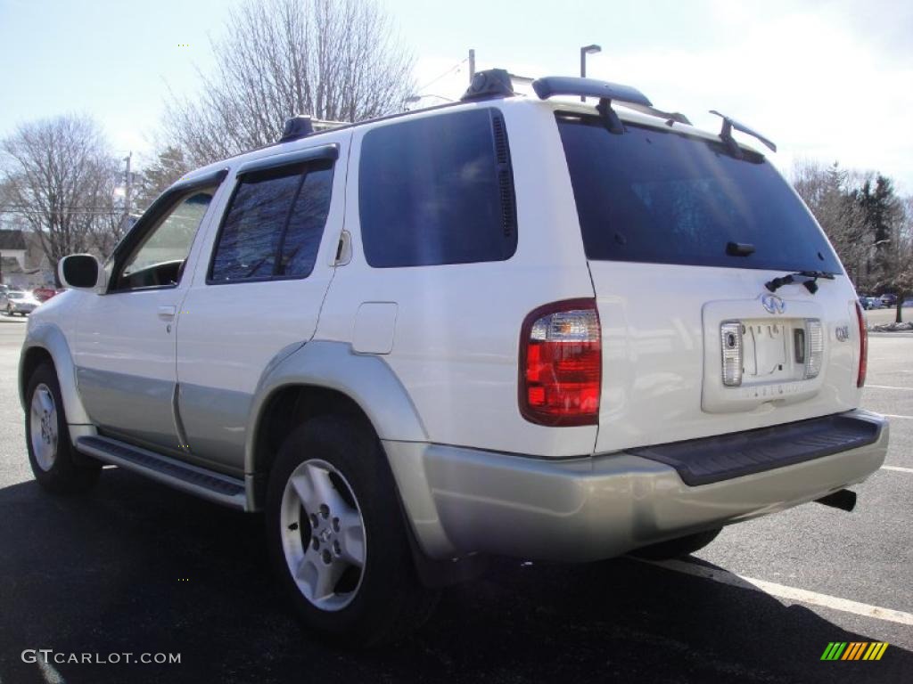 2001 QX4 4x4 - Dover White / Stone Beige photo #4