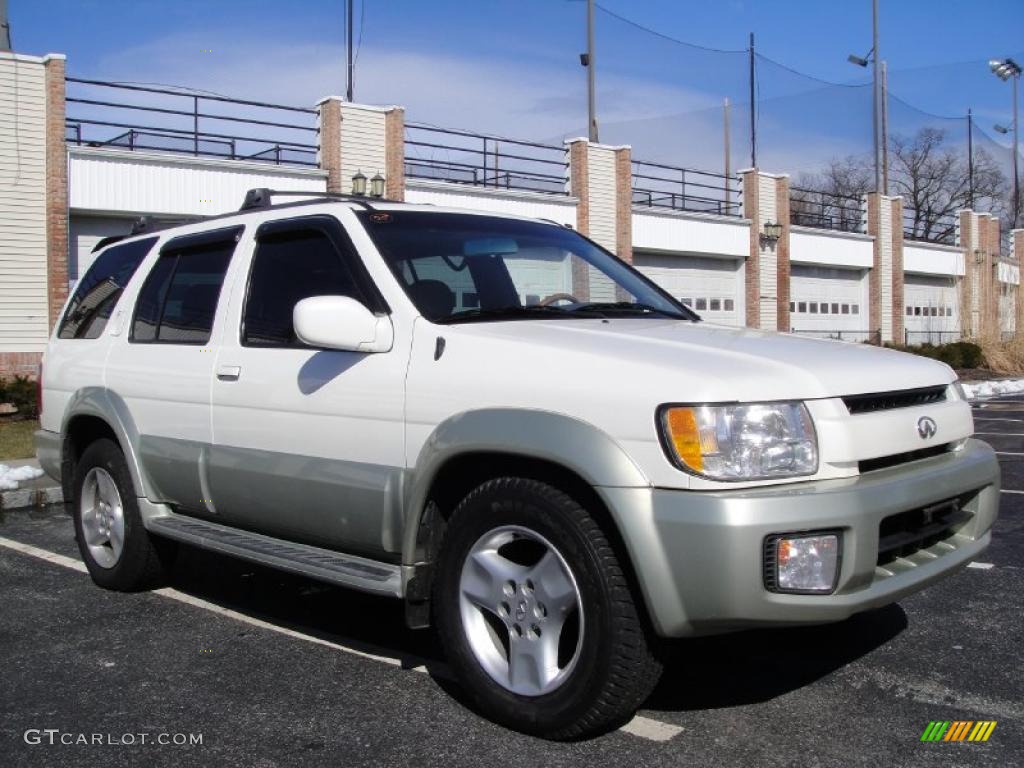 2001 QX4 4x4 - Dover White / Stone Beige photo #7