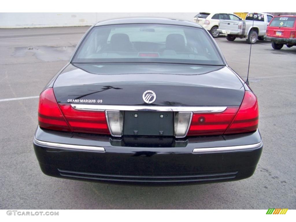 2005 Grand Marquis GS - Black Clearcoat / Dark Charcoal photo #6