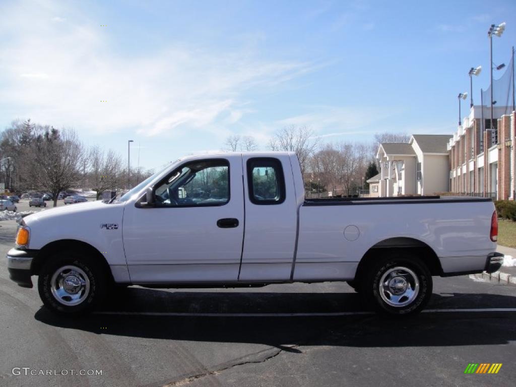2004 F150 XL Heritage SuperCab - Oxford White / Heritage Graphite Grey photo #3