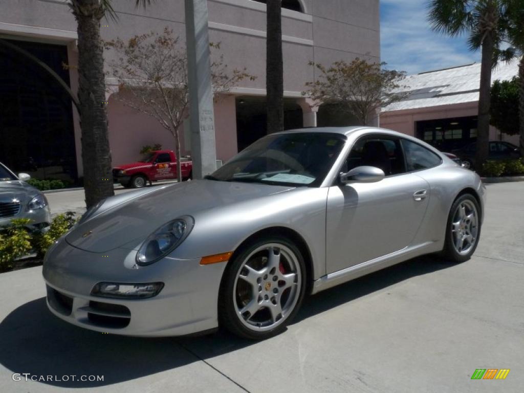 Silver Porsche 911